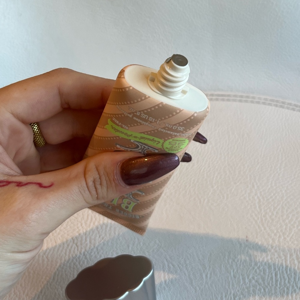 * Discontinued* Benefit Bigger than BB - multi balancing complexion perfector - Picture 8 of 11